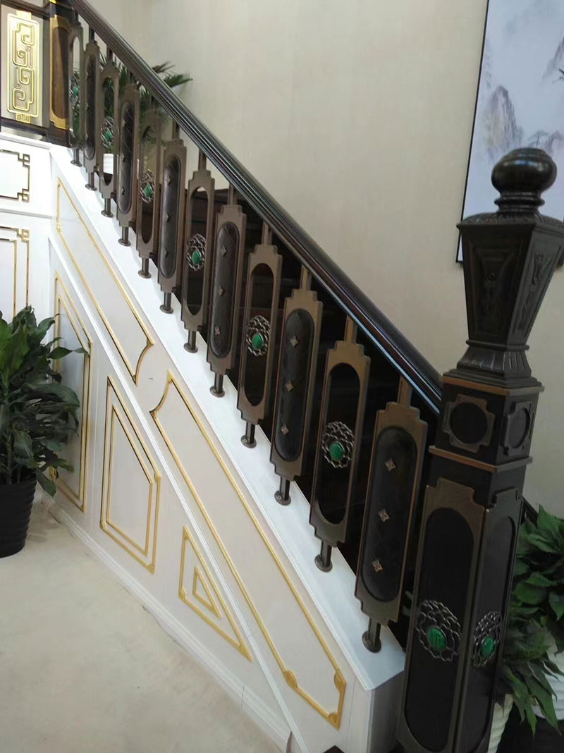 1664099552572015.jpg 法式家庭裝修風(fēng)格樓梯定制效果圖