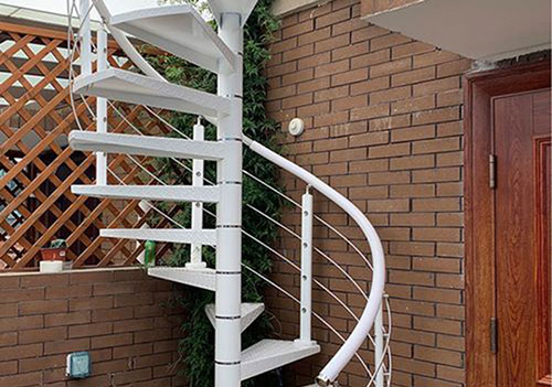 豐臺(tái)室外旋轉(zhuǎn)白色單人疊式樓梯定制效果圖