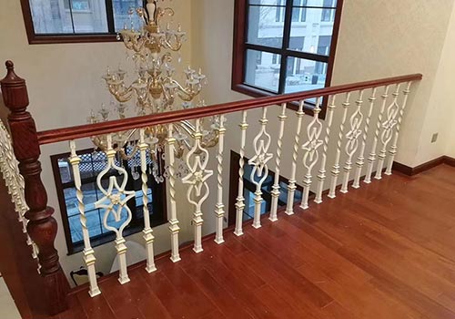 自建別墅室內白色不銹鋼樓梯扶手設計裝修效果圖