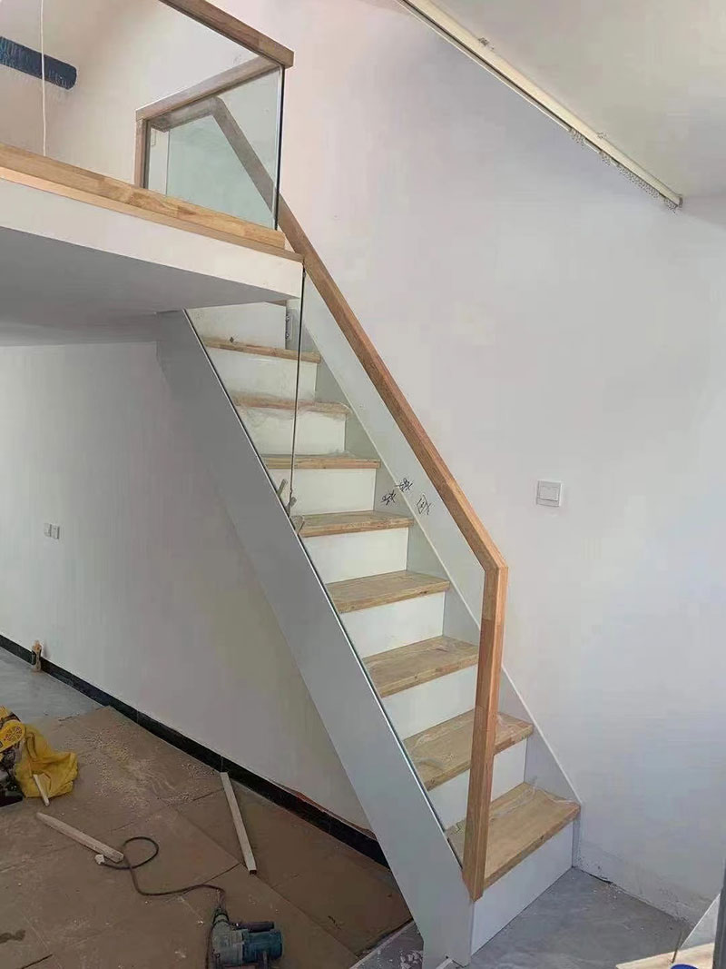 1669637035101429.jpg 玻璃樓梯扶手設計