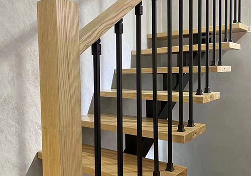 復式閣樓直角實木樓梯扶手設計裝修效果圖