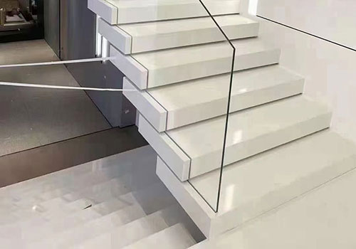 現代簡約風格別墅直角透明玻璃樓梯扶手設計裝修效果圖