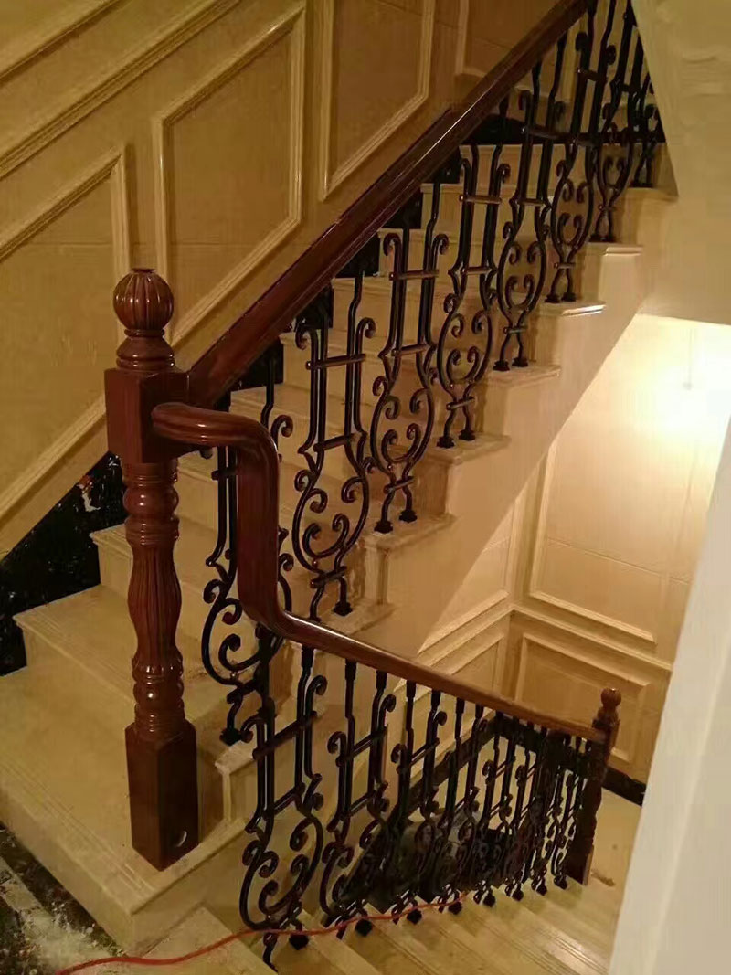 美式鄉村風格別墅室內樓梯扶手