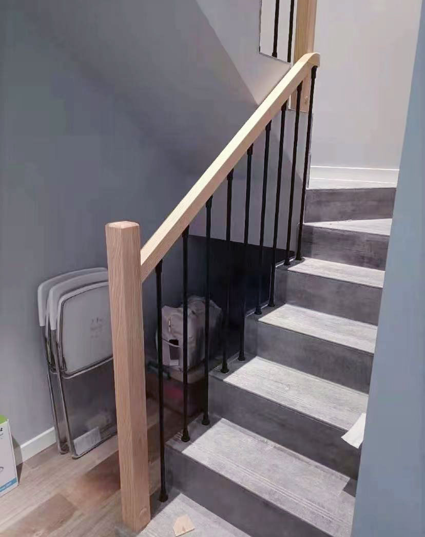 1679663032167786.jpg 現代簡約樓梯扶手